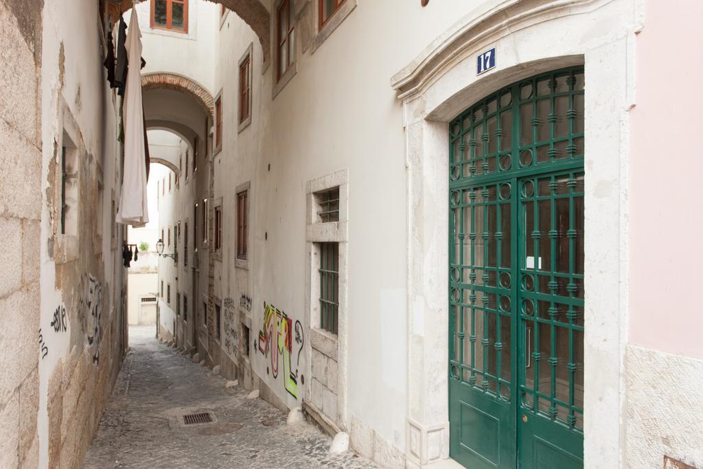 Bairrus Lisbon Apartments - Cathedral Room photo